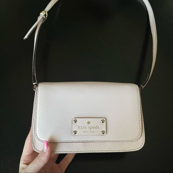 kate spade Handbags - Kate Spade Light Pink Crossbody Purse
